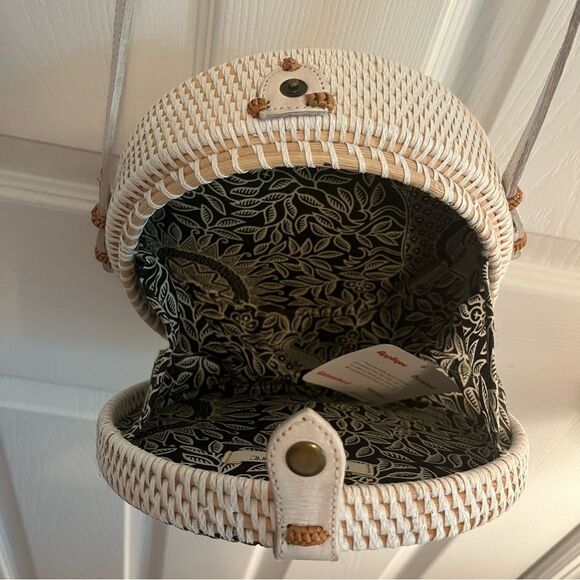 Urban Outfitters Yin Yang Round Rattan Bag NWT! - Picture 3 of 6